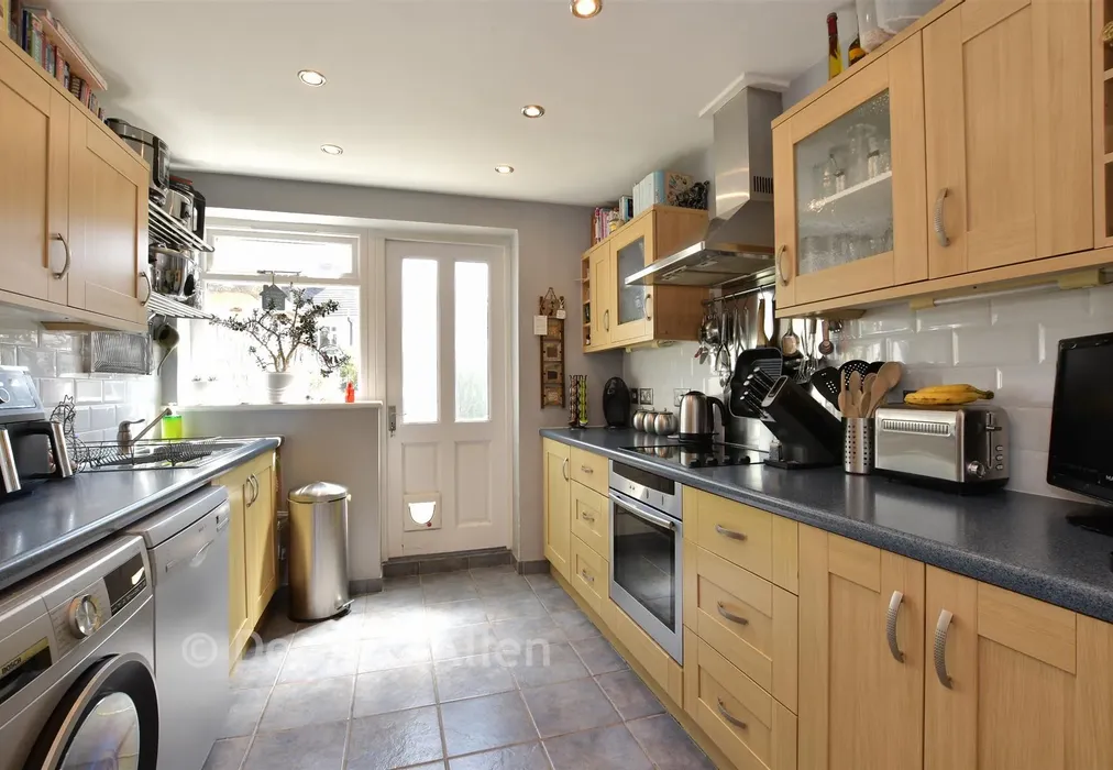 Kitchen - Fields Park Crescent, Chadwell Heath, Essex - Wards of Kent