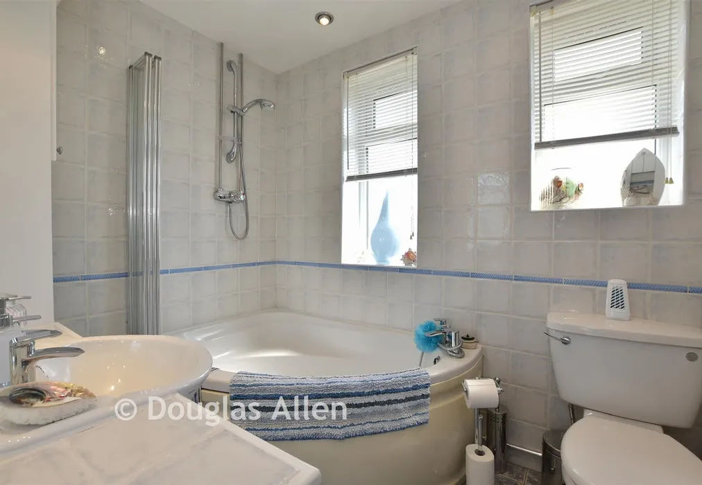 Bathroom - Fields Park Crescent, Chadwell Heath, Essex - Wards of Kent