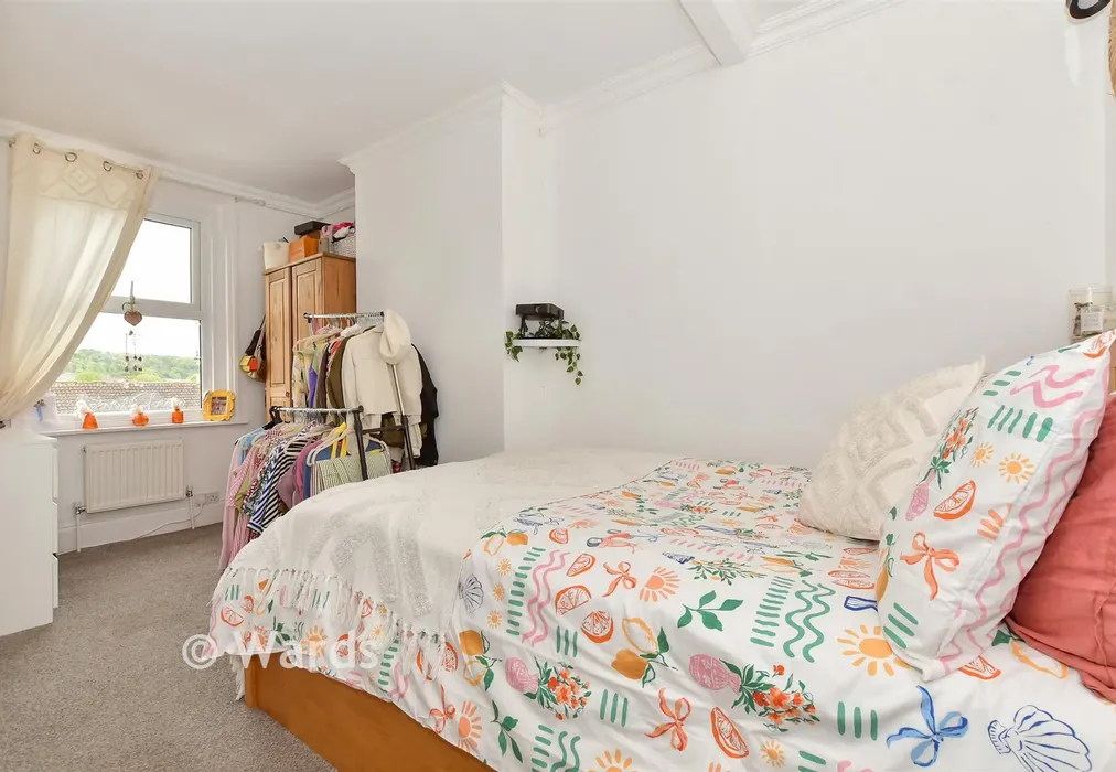 Bedroom 1 - Heathfield Avenue, Dover, Kent - Wards of Kent