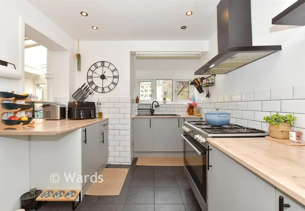 Kitchen - Heathfield Avenue, Dover, Kent - Wards of Kent
