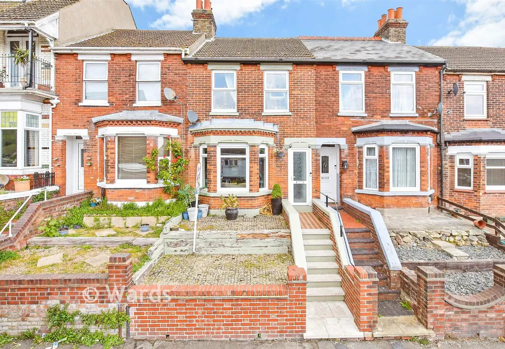 External Front Web.. - Heathfield Avenue, Dover, Kent - Wards of Kent