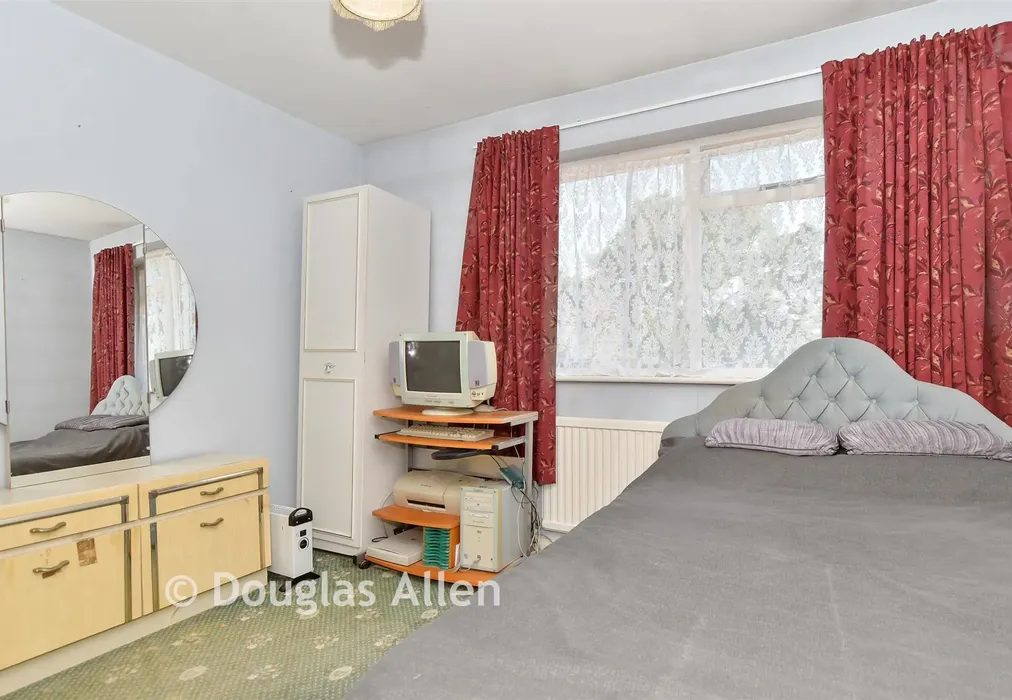 Bedroom 2 - Ilfracombe Crescent, Hornchurch, Essex - Wards of Kent