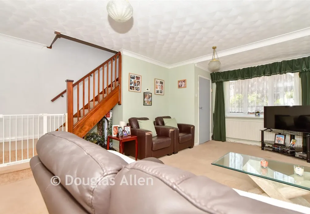 Lounge - Ilfracombe Crescent, Hornchurch, Essex - Wards of Kent