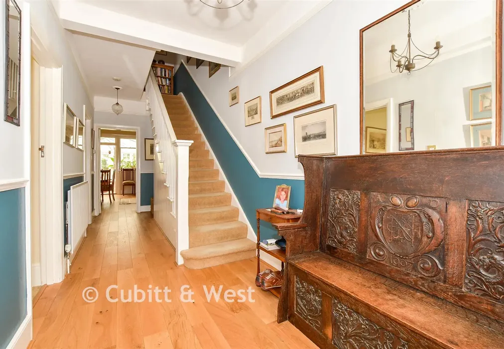 Hallway - Grand Avenue, Worthing, West Sussex - Wards of Kent