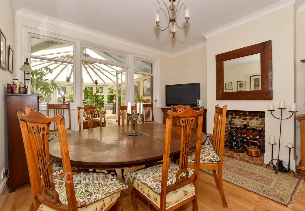 Dining Room* - Grand Avenue, Worthing, West Sussex - Wards of Kent