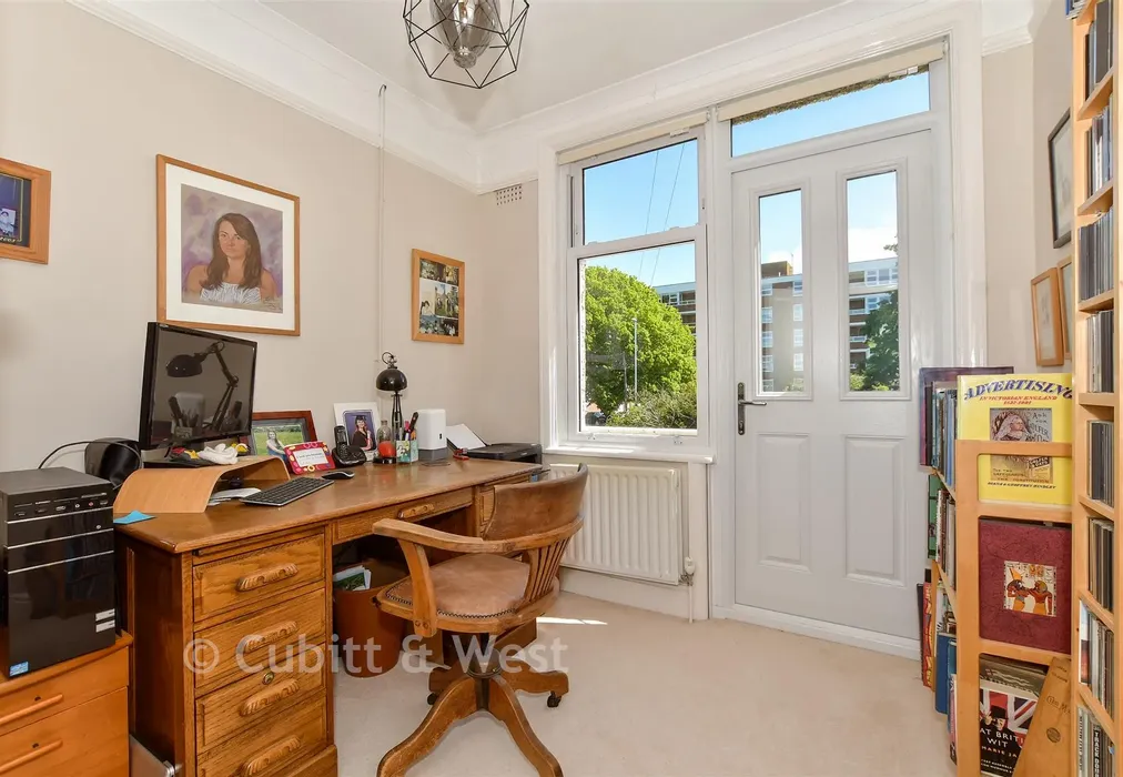 Bedroom 4 - Grand Avenue, Worthing, West Sussex - Wards of Kent