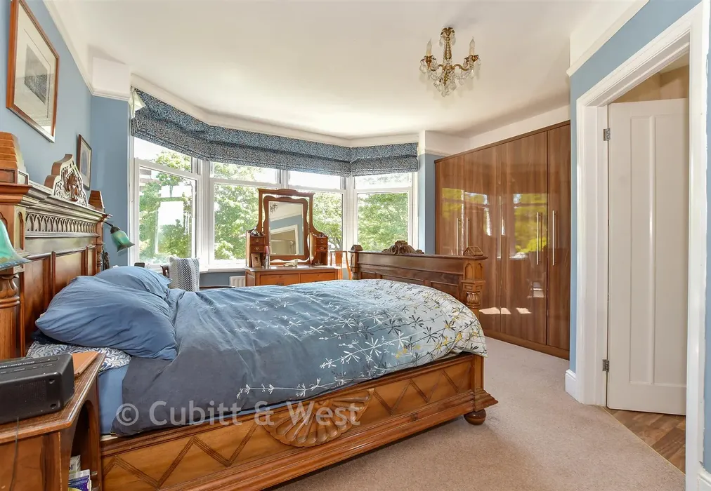 Bedroom 1 - Grand Avenue, Worthing, West Sussex - Wards of Kent