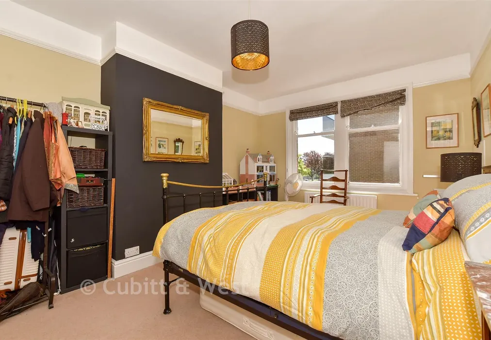 Bedroom 3 - Grand Avenue, Worthing, West Sussex - Wards of Kent