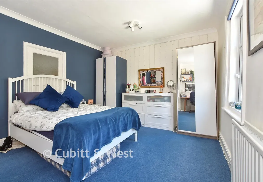 Bedroom 2 - Grand Avenue, Worthing, West Sussex - Wards of Kent
