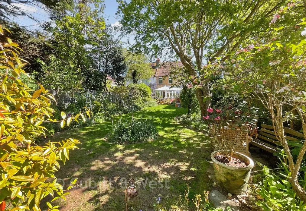 Garden - Grand Avenue, Worthing, West Sussex - Wards of Kent