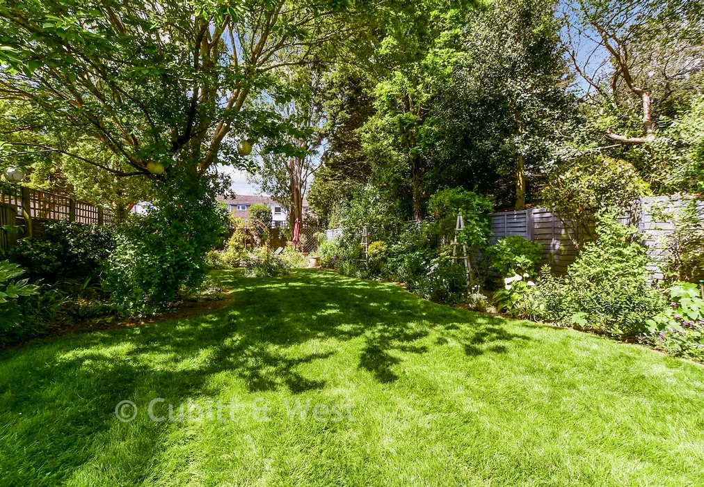 Rear Garden - Grand Avenue, Worthing, West Sussex - Wards of Kent