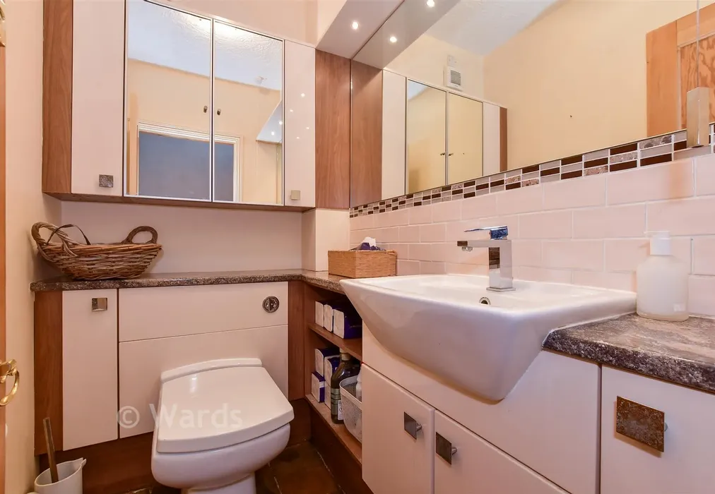 Cloakroom - Dover Road, Walmer, Kent - Wards of Kent