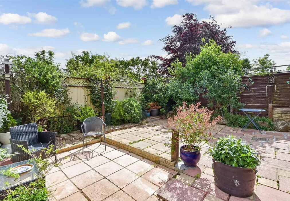 Rear Garden - Caernarvon Drive, Maidstone, Kent - Wards of Kent