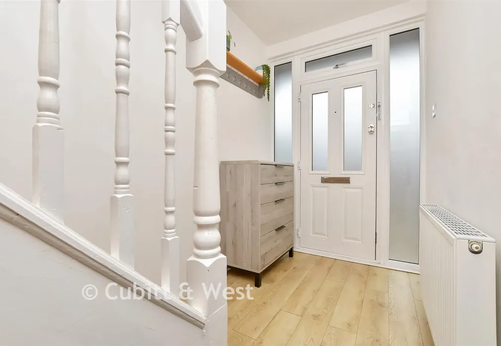 Entrance Hall - Brocks Drive, Sutton, Surrey - Wards of Kent