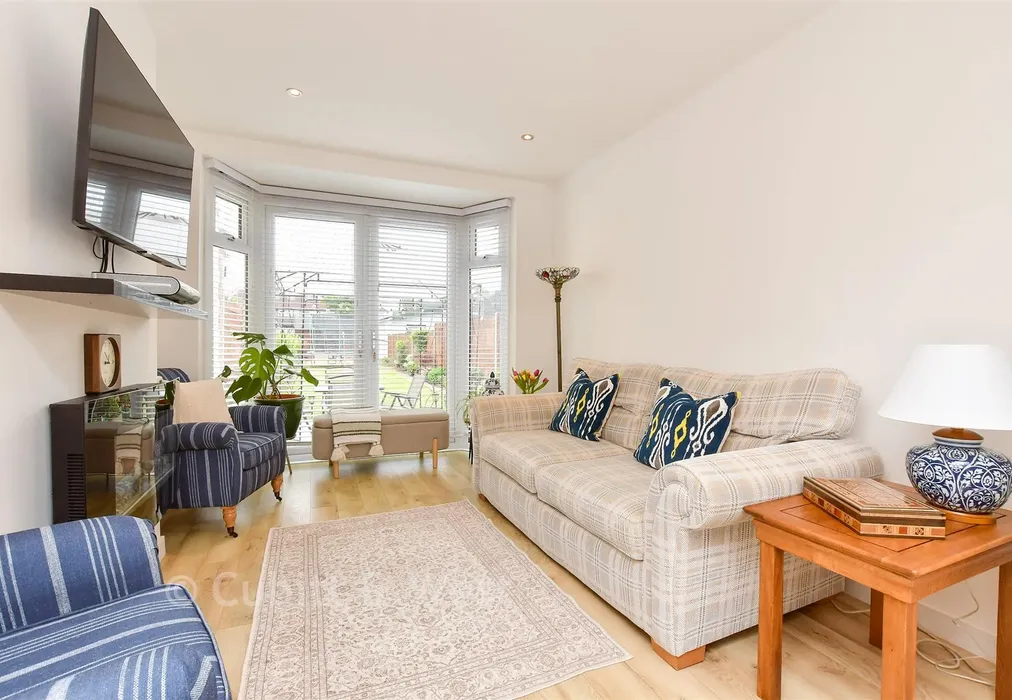 Lounge - Brocks Drive, Sutton, Surrey - Wards of Kent