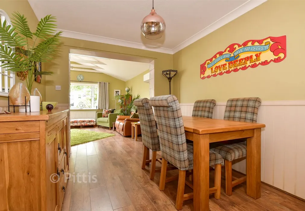 Dining Room - Culver Way, Yaverland, Isle of Wight - Wards of Kent