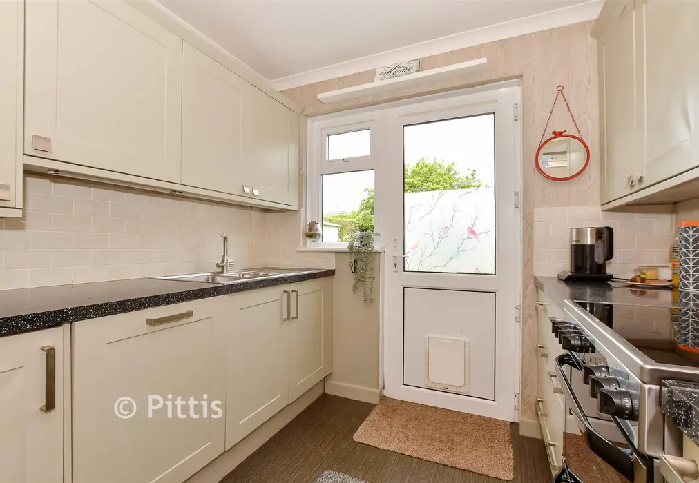 Kitchen - Culver Way, Yaverland, Isle of Wight - Wards of Kent