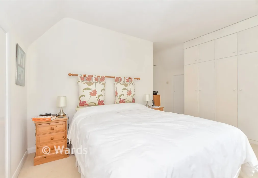 Bedroom 1 - Hurst Close, Tenterden, Kent - Wards of Kent
