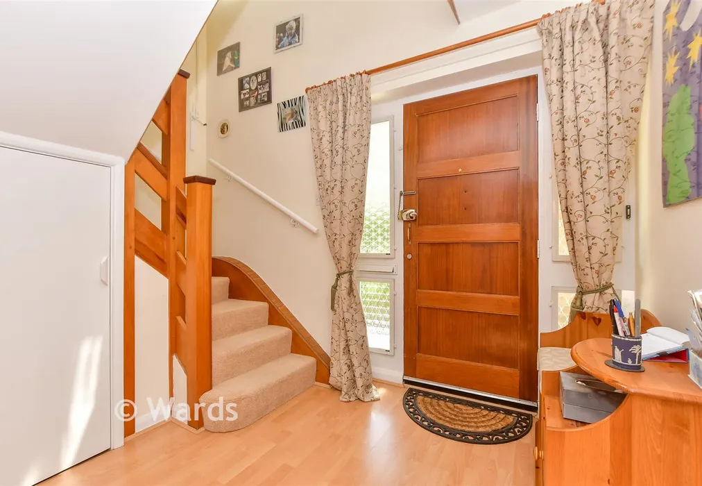 Entrance Hall - Hurst Close, Tenterden, Kent - Wards of Kent
