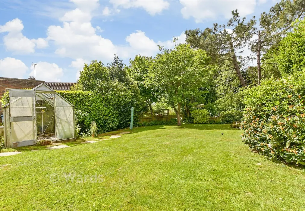 Rear Garden - Hurst Close, Tenterden, Kent - Wards of Kent