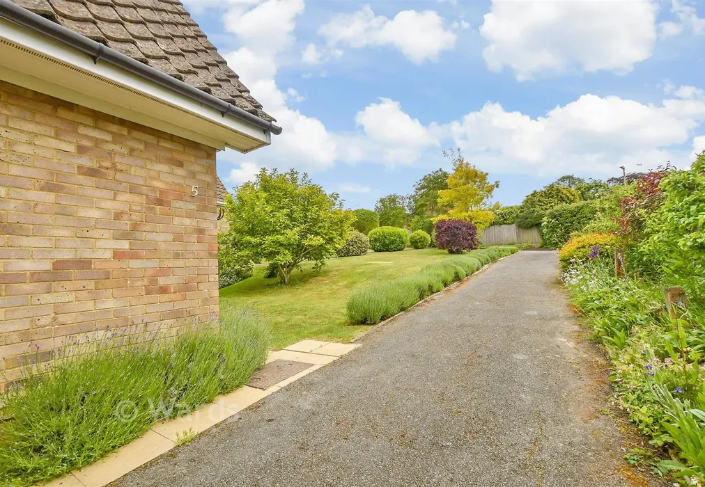 Driveway/Parking - Hurst Close, Tenterden, Kent - Wards of Kent