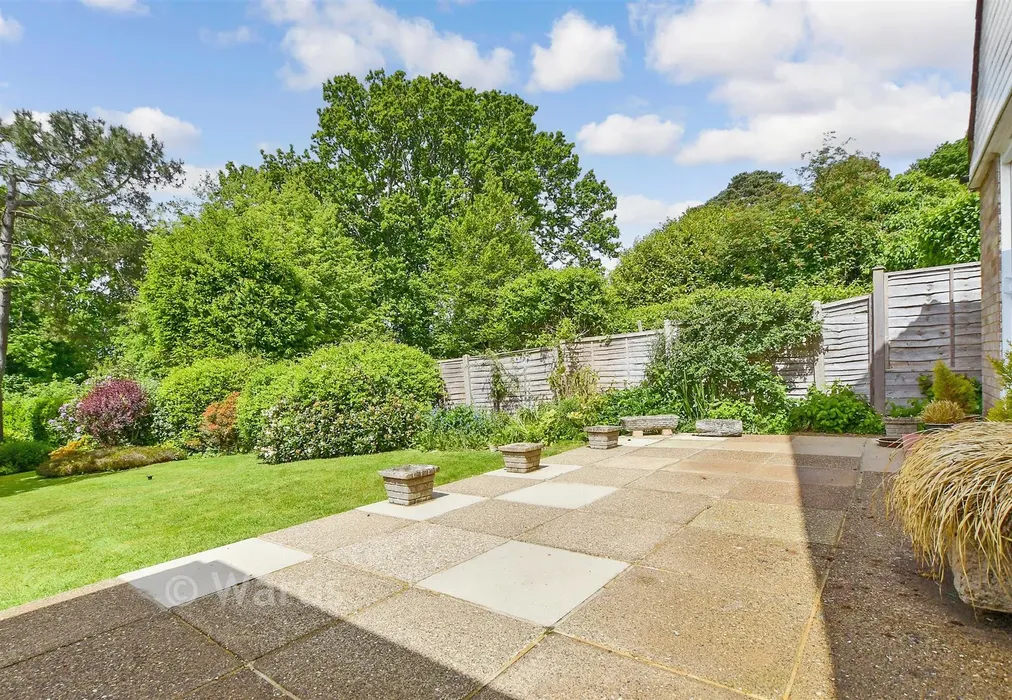 Patio / Decking - Hurst Close, Tenterden, Kent - Wards of Kent