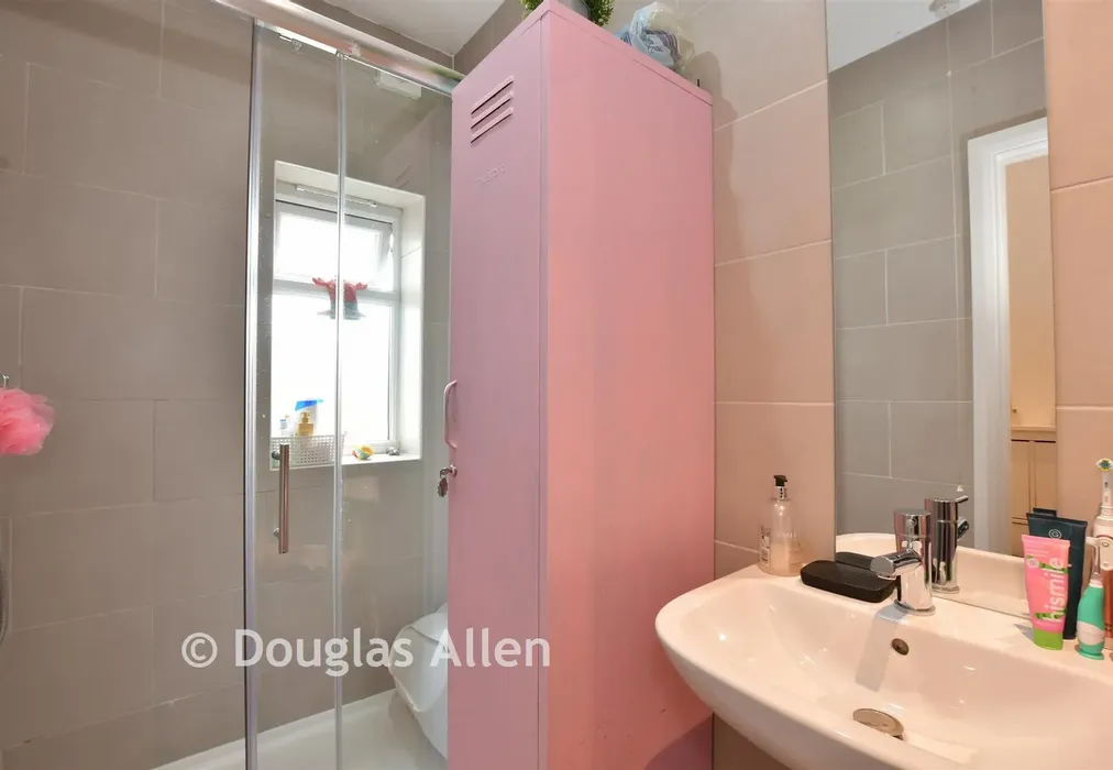 Shower Room - Postway Mews, Ilford, Essex - Wards of Kent