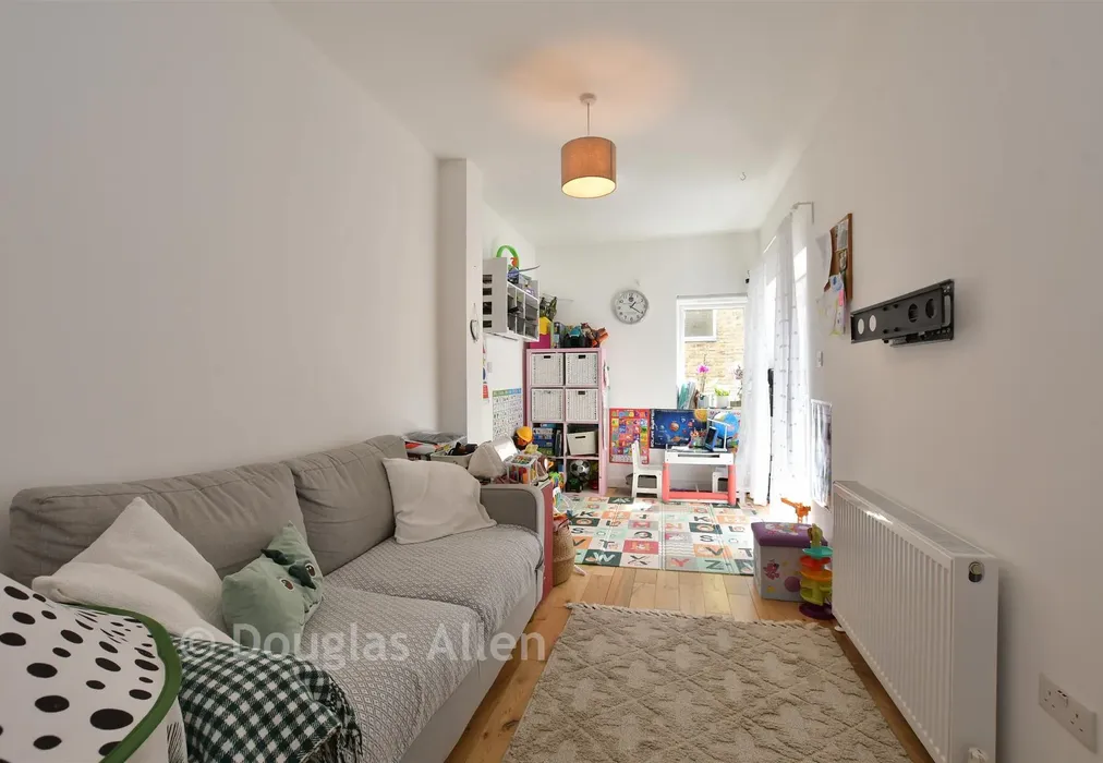 Lounge/Kitchen /Dining Room - Postway Mews, Ilford, Essex - Wards of Kent