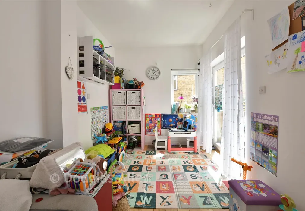 Lounge/Kitchen /Dining Room - Postway Mews, Ilford, Essex - Wards of Kent