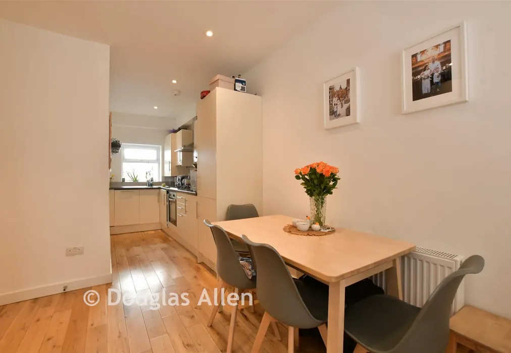Lounge/Kitchen /Dining Room - Postway Mews, Ilford, Essex - Wards of Kent