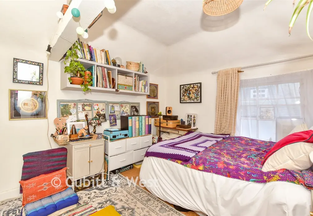 Bedroom 2 - Tarrant Street, Arundel, West Sussex - Wards of Kent