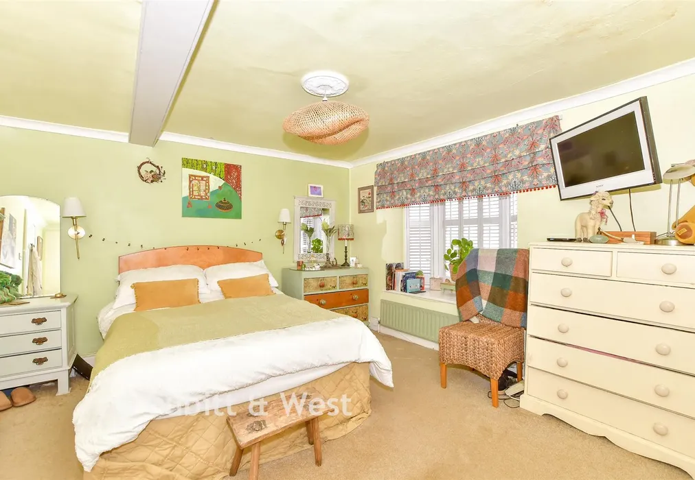 Bedroom 1 - Tarrant Street, Arundel, West Sussex - Wards of Kent
