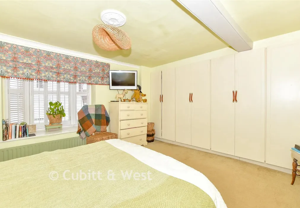 Bedroom 1 - Tarrant Street, Arundel, West Sussex - Wards of Kent