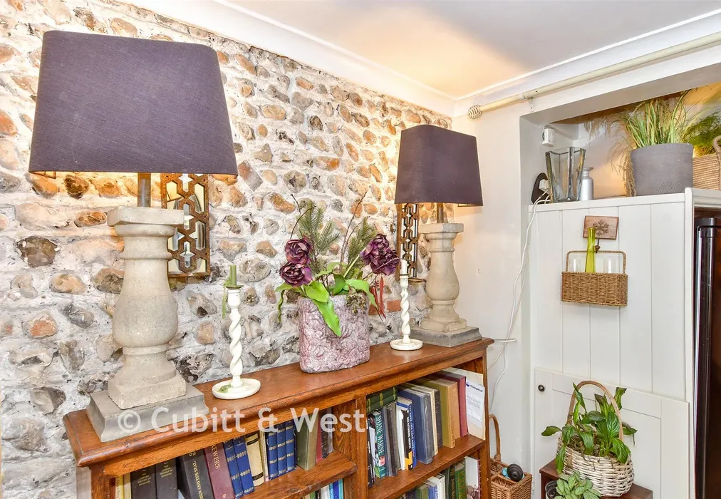 Internal Lifestyle Photograph - Tarrant Street, Arundel, West Sussex - Wards of Kent