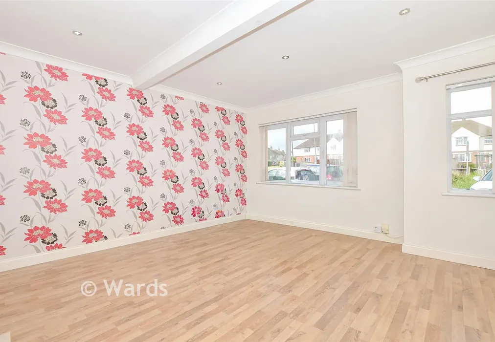 Lounge - Kent Avenue, Maidstone, Kent - Wards of Kent