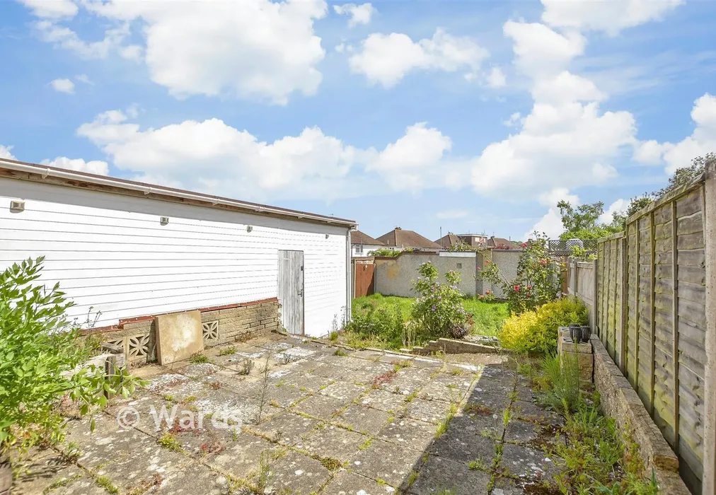Rear Garden - Kent Avenue, Maidstone, Kent - Wards of Kent