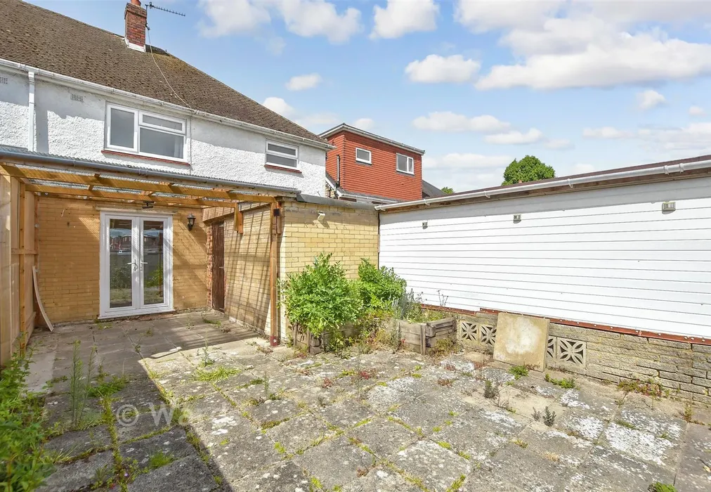 Rear Garden - Kent Avenue, Maidstone, Kent - Wards of Kent