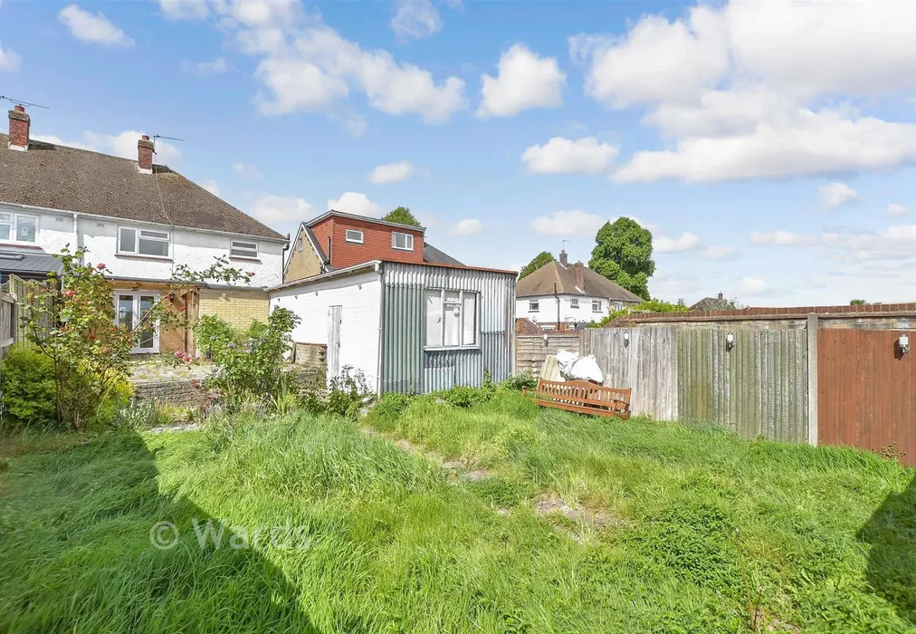 Rear Garden - Kent Avenue, Maidstone, Kent - Wards of Kent