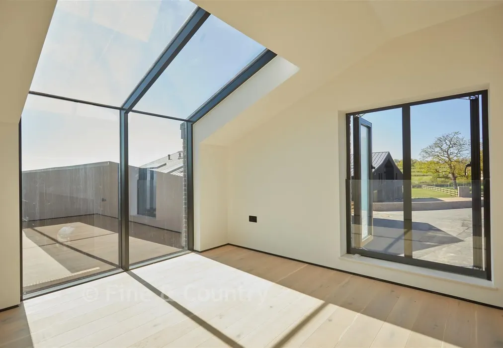 Bedroom 1 Internal Feature - Hartdene Barns, Hartfield Road, Cowden, Kent - Wards of Kent