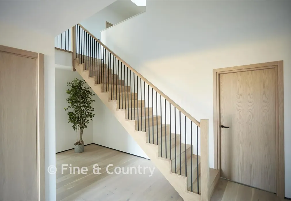 Hallway Lifestyle - Hartdene Barns, Hartfield Road, Cowden, Kent - Wards of Kent