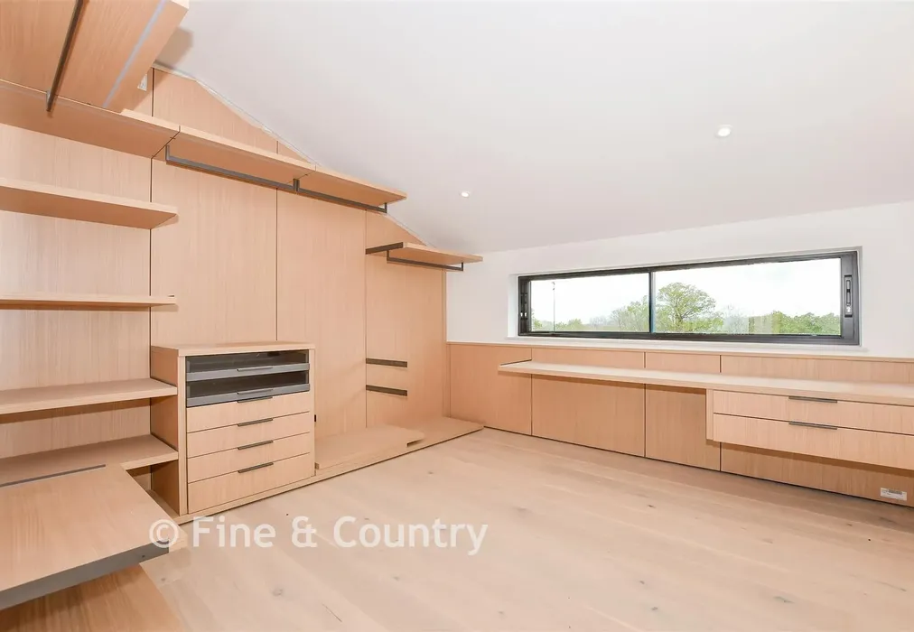 Dressing Room - Hartdene Barns, Hartfield Road, Cowden, Kent - Wards of Kent