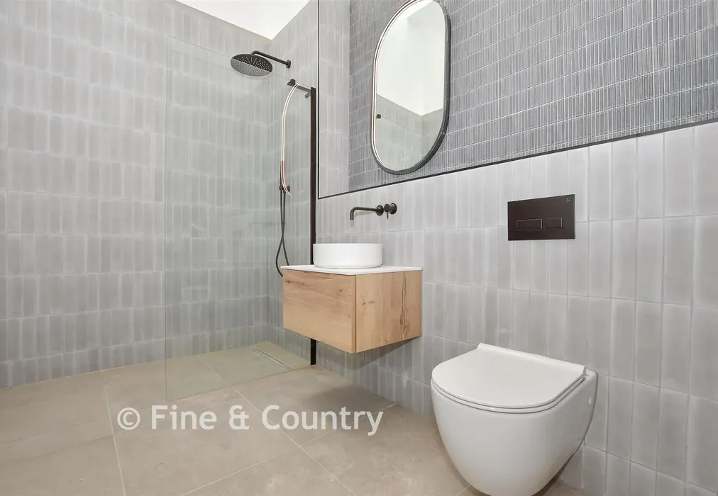 En-Suite Shower Room - Hartdene Barns, Hartfield Road, Cowden, Kent - Wards of Kent