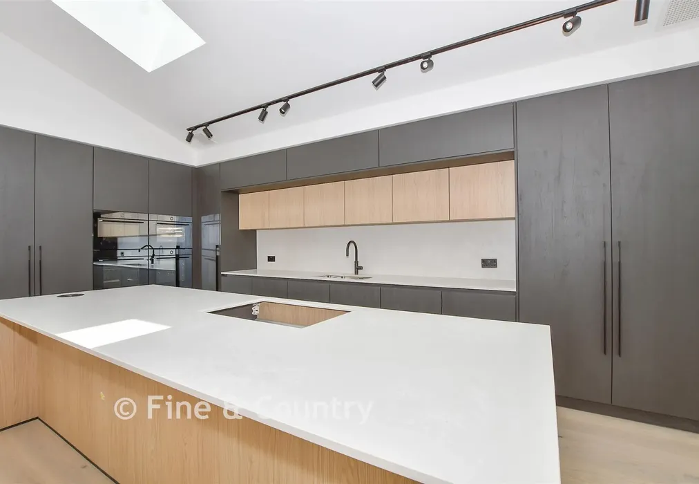 Kitchen - Hartdene Barns, Hartfield Road, Cowden, Kent - Wards of Kent