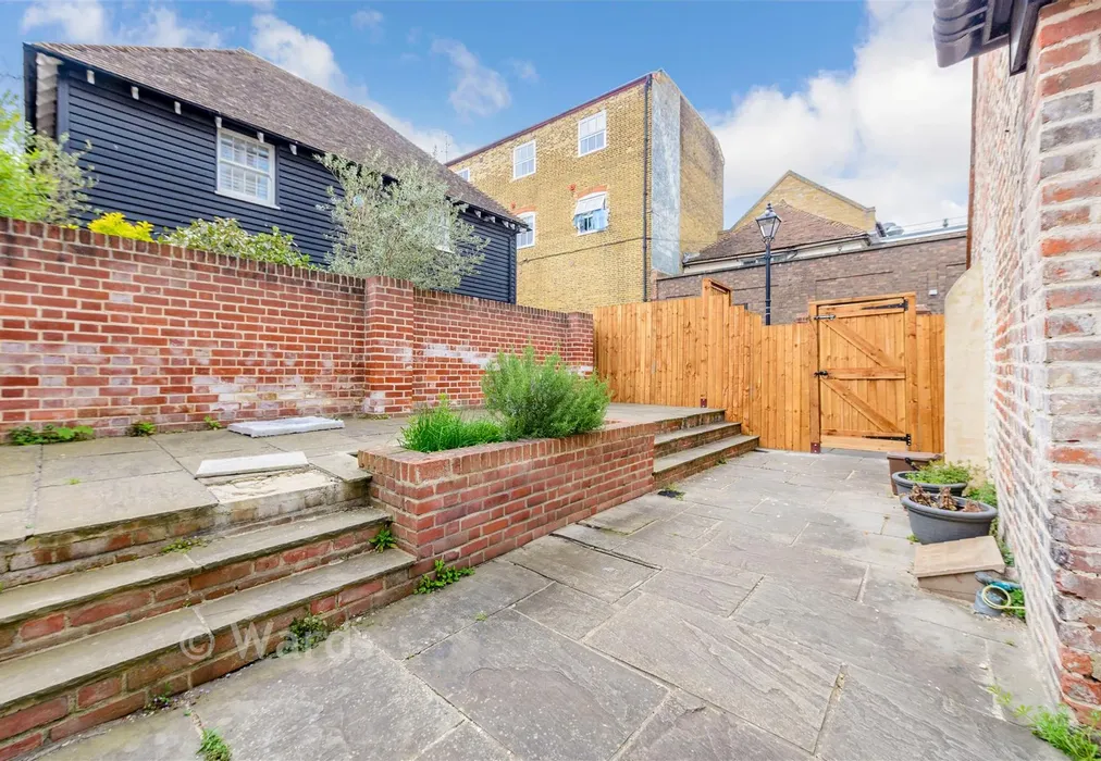 Communal Gardens - Eastgate Terrace, Rochester, Kent - Wards of Kent