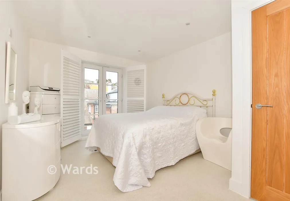 Bedroom 1 - Chapel Street, Hythe, Kent - Wards of Kent