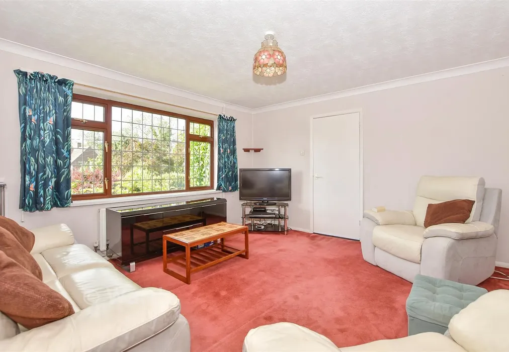Lounge - Hollow Lane, Snodland, Kent - Wards of Kent