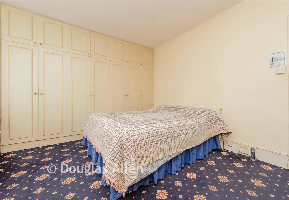 Bedroom 1 - Michigan Avenue, London - Wards of Kent