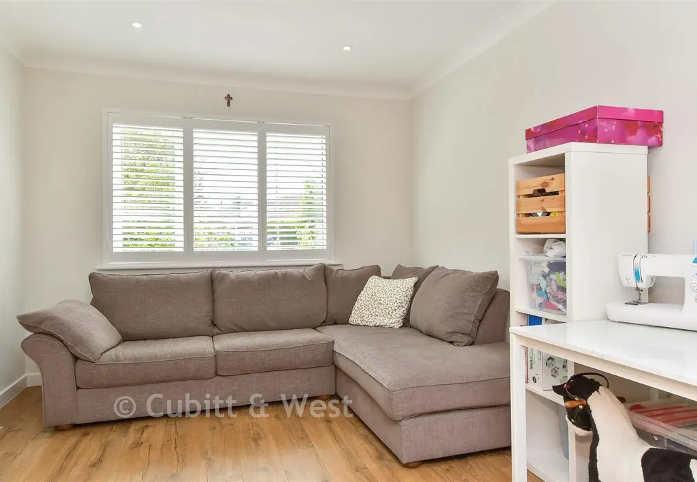 Snug - Selhurst Road, Woodingdean, East Sussex - Wards of Kent