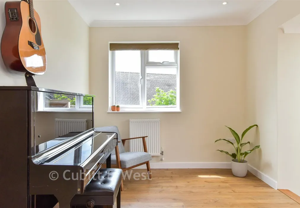Family Room - Selhurst Road, Woodingdean, East Sussex - Wards of Kent