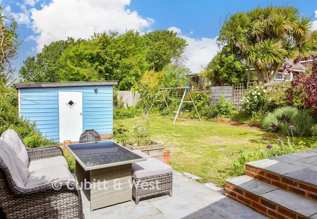Rear Garden - Selhurst Road, Woodingdean, East Sussex - Wards of Kent